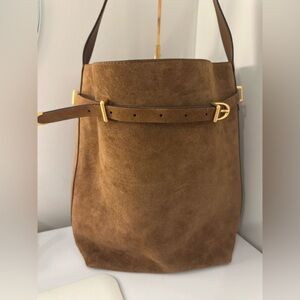 Madewell essentials belted bucket bag-tan suede